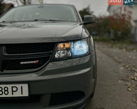 Серый Додж Джорни, объемом двигателя 2.36 л и пробегом 84 тыс. км за 12800 $, фото 2 на Automoto.ua