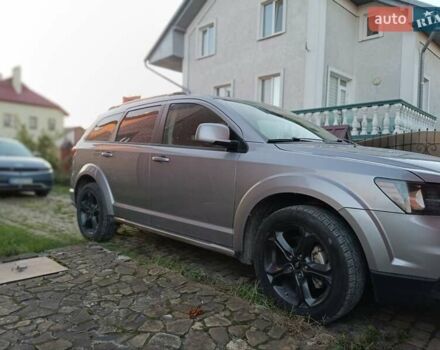 Серый Додж Джорни, объемом двигателя 3.6 л и пробегом 163 тыс. км за 14389 $, фото 1 на Automoto.ua
