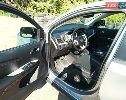 Серый Додж Джорни, объемом двигателя 3.6 л и пробегом 105 тыс. км за 15500 $, фото 17 на Automoto.ua