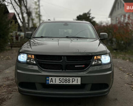 Серый Додж Джорни, объемом двигателя 2.36 л и пробегом 84 тыс. км за 12800 $, фото 1 на Automoto.ua