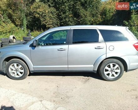 Серый Додж Джорни, объемом двигателя 3.6 л и пробегом 105 тыс. км за 15500 $, фото 4 на Automoto.ua