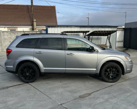 Серый Додж Джорни, объемом двигателя 3.6 л и пробегом 125 тыс. км за 13500 $, фото 7 на Automoto.ua