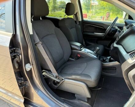 Сірий Додж Джорні, об'ємом двигуна 2.4 л та пробігом 67 тис. км за 12950 $, фото 23 на Automoto.ua