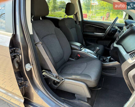 Сірий Додж Джорні, об'ємом двигуна 2.36 л та пробігом 67 тис. км за 11490 $, фото 32 на Automoto.ua