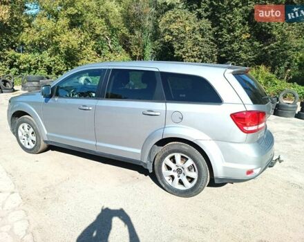 Серый Додж Джорни, объемом двигателя 3.6 л и пробегом 105 тыс. км за 15500 $, фото 5 на Automoto.ua