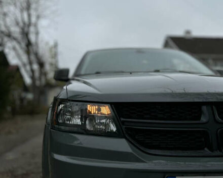 Серый Додж Джорни, объемом двигателя 2.36 л и пробегом 84 тыс. км за 12800 $, фото 3 на Automoto.ua