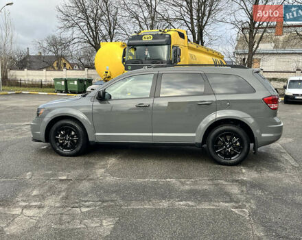 Серый Додж Джорни, объемом двигателя 2.36 л и пробегом 106 тыс. км за 13500 $, фото 7 на Automoto.ua