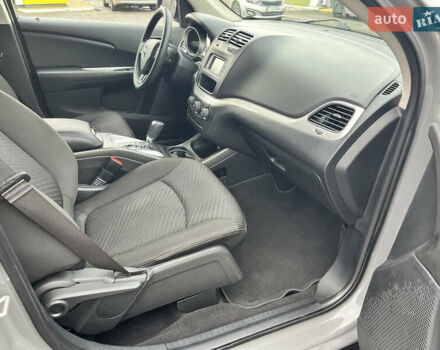 Серый Додж Джорни, объемом двигателя 2.36 л и пробегом 106 тыс. км за 13500 $, фото 42 на Automoto.ua