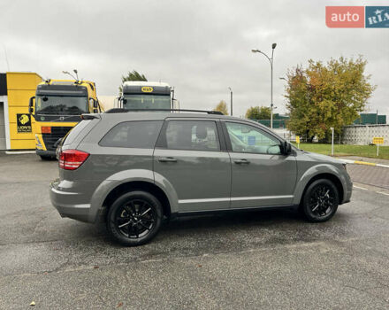 Серый Додж Джорни, объемом двигателя 2.36 л и пробегом 105 тыс. км за 13600 $, фото 19 на Automoto.ua