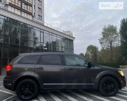 Серый Додж Джорни, объемом двигателя 2.36 л и пробегом 173 тыс. км за 13600 $, фото 6 на Automoto.ua