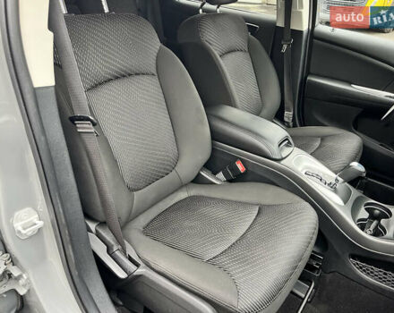 Серый Додж Джорни, объемом двигателя 2.36 л и пробегом 105 тыс. км за 13600 $, фото 39 на Automoto.ua