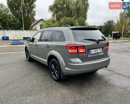 Серый Додж Джорни, объемом двигателя 2.36 л и пробегом 105 тыс. км за 13600 $, фото 2 на Automoto.ua