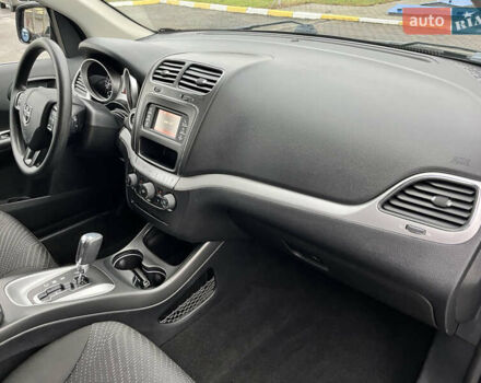 Серый Додж Джорни, объемом двигателя 2.36 л и пробегом 105 тыс. км за 13600 $, фото 35 на Automoto.ua