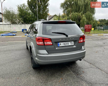 Серый Додж Джорни, объемом двигателя 2.36 л и пробегом 105 тыс. км за 13600 $, фото 22 на Automoto.ua