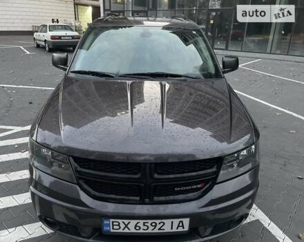 Серый Додж Джорни, объемом двигателя 2.36 л и пробегом 173 тыс. км за 13600 $, фото 2 на Automoto.ua