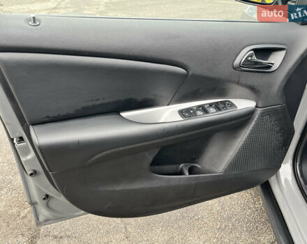 Серый Додж Джорни, объемом двигателя 2.36 л и пробегом 106 тыс. км за 13500 $, фото 35 на Automoto.ua