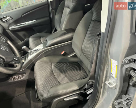 Серый Додж Джорни, объемом двигателя 2.36 л и пробегом 105 тыс. км за 13600 $, фото 54 на Automoto.ua