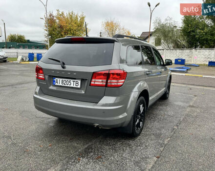 Серый Додж Джорни, объемом двигателя 2.36 л и пробегом 105 тыс. км за 13600 $, фото 16 на Automoto.ua