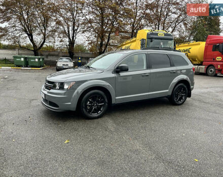 Серый Додж Джорни, объемом двигателя 2.36 л и пробегом 105 тыс. км за 13600 $, фото 6 на Automoto.ua