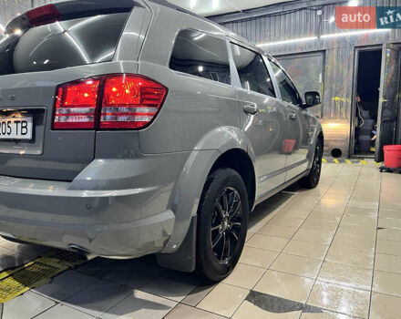 Серый Додж Джорни, объемом двигателя 2.36 л и пробегом 105 тыс. км за 13600 $, фото 52 на Automoto.ua