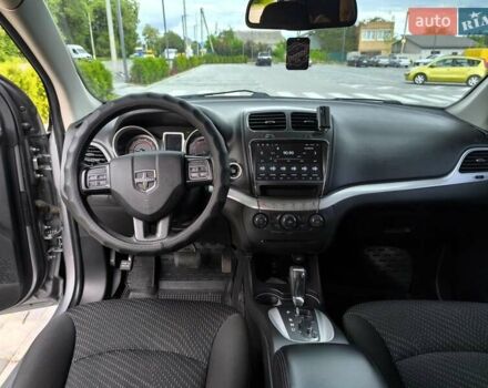 Серый Додж Джорни, объемом двигателя 2.4 л и пробегом 150 тыс. км за 15900 $, фото 5 на Automoto.ua