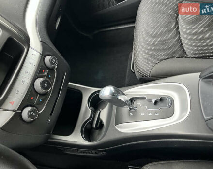 Серый Додж Джорни, объемом двигателя 2.36 л и пробегом 105 тыс. км за 13600 $, фото 25 на Automoto.ua