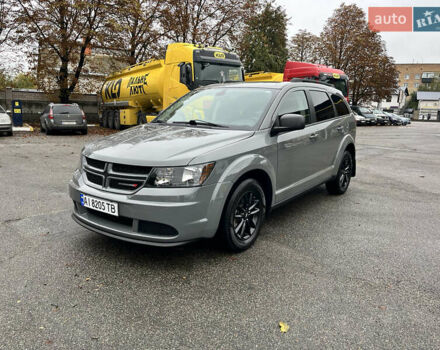 Серый Додж Джорни, объемом двигателя 2.36 л и пробегом 105 тыс. км за 13600 $, фото 6 на Automoto.ua
