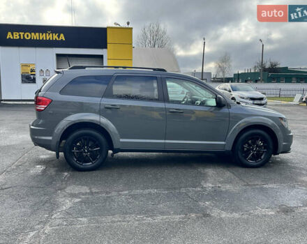 Серый Додж Джорни, объемом двигателя 2.36 л и пробегом 106 тыс. км за 13500 $, фото 17 на Automoto.ua