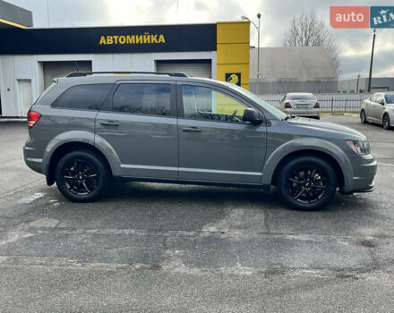 Серый Додж Джорни, объемом двигателя 2.36 л и пробегом 106 тыс. км за 13500 $, фото 18 на Automoto.ua