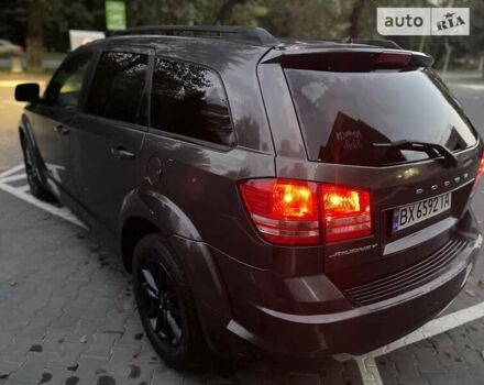 Серый Додж Джорни, объемом двигателя 2.36 л и пробегом 173 тыс. км за 13600 $, фото 3 на Automoto.ua