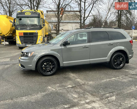 Серый Додж Джорни, объемом двигателя 2.36 л и пробегом 106 тыс. км за 13500 $, фото 5 на Automoto.ua