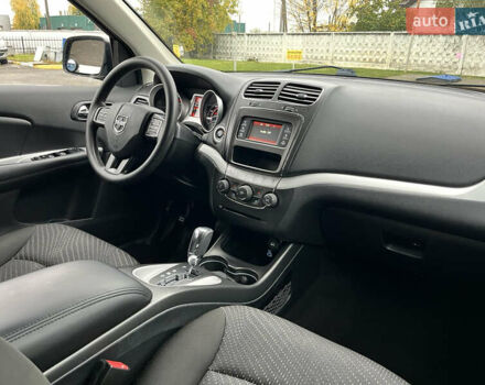 Серый Додж Джорни, объемом двигателя 2.36 л и пробегом 105 тыс. км за 13600 $, фото 32 на Automoto.ua