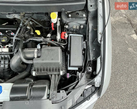 Серый Додж Джорни, объемом двигателя 2.36 л и пробегом 106 тыс. км за 13500 $, фото 56 на Automoto.ua