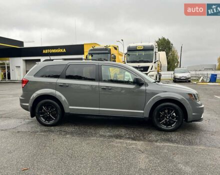 Серый Додж Джорни, объемом двигателя 2.36 л и пробегом 105 тыс. км за 13600 $, фото 21 на Automoto.ua