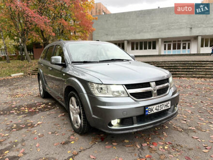 Додж Джорни 2010 в Ровно на Automoto.ua Серый Додж Джорни, объемом двигателя 1.97 л и пробегом 250 тыс. км за 8499 $, фото 1 на Automoto.ua