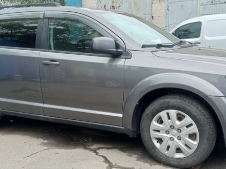 Серый Додж Джорни, объемом двигателя 2.4 л и пробегом 256 тыс. км за 9000 $, фото 1 на Automoto.ua