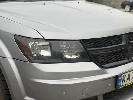 Серый Додж Джорни, объемом двигателя 2.36 л и пробегом 110 тыс. км за 12500 $, фото 1 на Automoto.ua