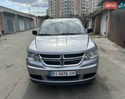 Серый Додж Джорни, объемом двигателя 2.36 л и пробегом 62 тыс. км за 10999 $, фото 1 на Automoto.ua