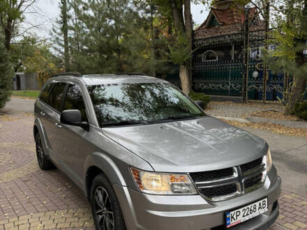 Серый Додж Джорни, объемом двигателя 2.4 л и пробегом 177 тыс. км за 12999 $, фото 1 на Automoto.ua