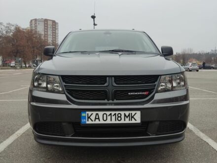 Серый Додж Джорни, объемом двигателя 2.4 л и пробегом 142 тыс. км за 13300 $, фото 1 на Automoto.ua