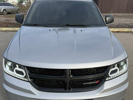 Серый Додж Джорни, объемом двигателя 2.36 л и пробегом 137 тыс. км за 14000 $, фото 1 на Automoto.ua