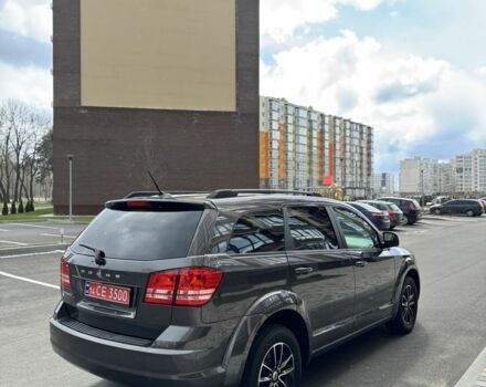 Серый Додж Джорни, объемом двигателя 2.4 л и пробегом 130 тыс. км за 12500 $, фото 1 на Automoto.ua