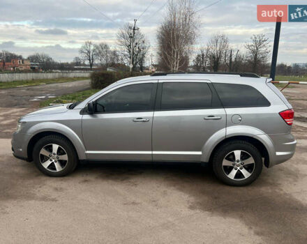 Серый Додж Джорни, объемом двигателя 2.4 л и пробегом 112 тыс. км за 13000 $, фото 1 на Automoto.ua