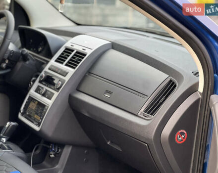 Синий Додж Джорни, объемом двигателя 2 л и пробегом 312 тыс. км за 7000 $, фото 21 на Automoto.ua