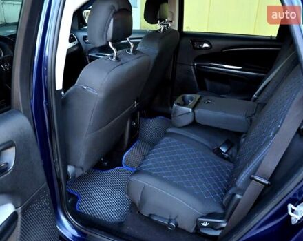 Синий Додж Джорни, объемом двигателя 2.36 л и пробегом 200 тыс. км за 9999 $, фото 3 на Automoto.ua