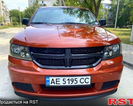 Оранжевый Додж Джорни, объемом двигателя 2.4 л и пробегом 230 тыс. км за 7300 $, фото 1 на Automoto.ua