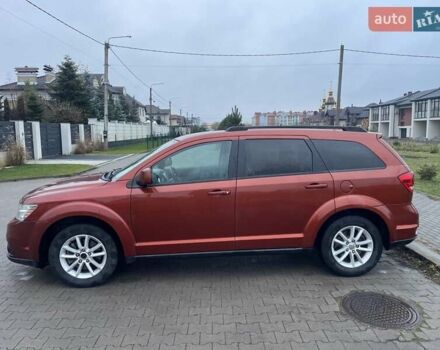 Оранжевый Додж Джорни, объемом двигателя 2.36 л и пробегом 250 тыс. км за 8100 $, фото 2 на Automoto.ua