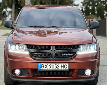 Оранжевый Додж Джорни, объемом двигателя 2.36 л и пробегом 160 тыс. км за 11000 $, фото 1 на Automoto.ua