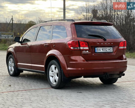 Оранжевый Додж Джорни, объемом двигателя 2.36 л и пробегом 160 тыс. км за 11000 $, фото 3 на Automoto.ua