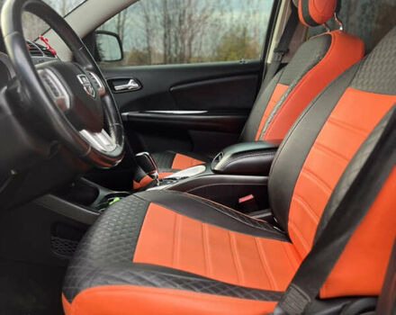 Оранжевый Додж Джорни, объемом двигателя 2.36 л и пробегом 160 тыс. км за 11000 $, фото 8 на Automoto.ua